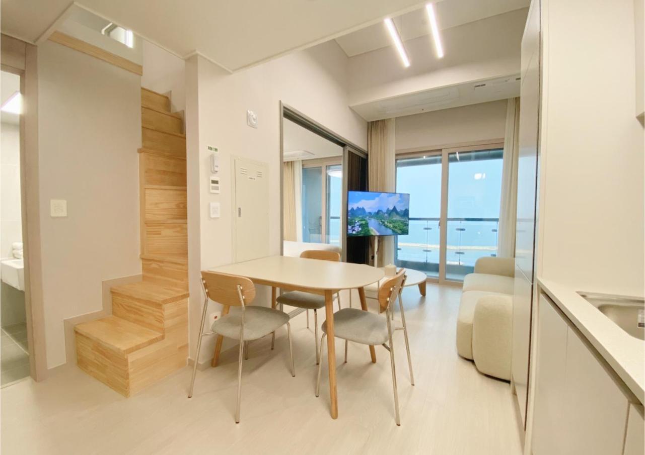 Uh Flat The Sokcho Aparthotel ภายนอก รูปภาพ